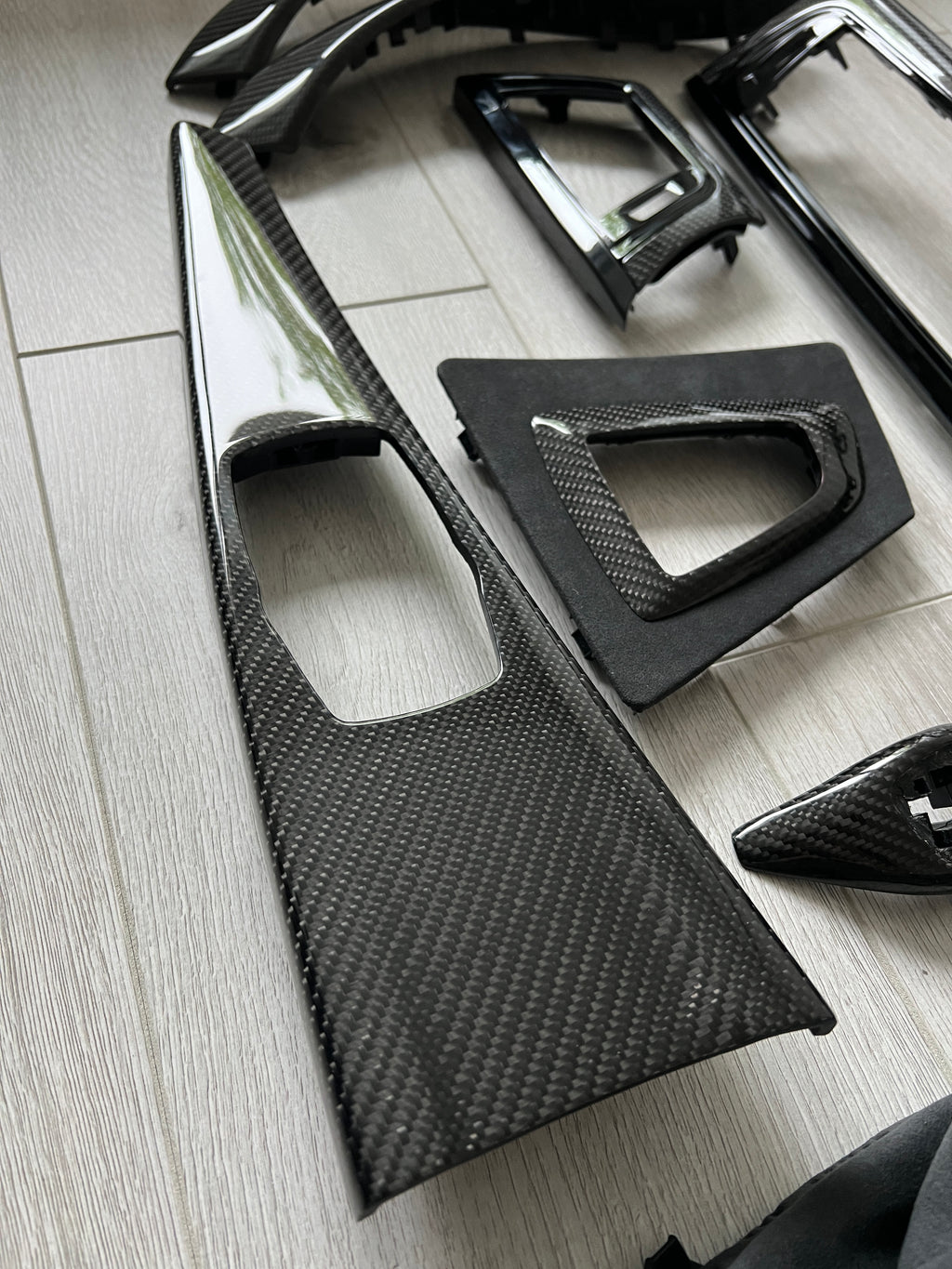 BMW F30 F31 F32 F36 Carbon Interieurleisten ähnlich wie M4 F82