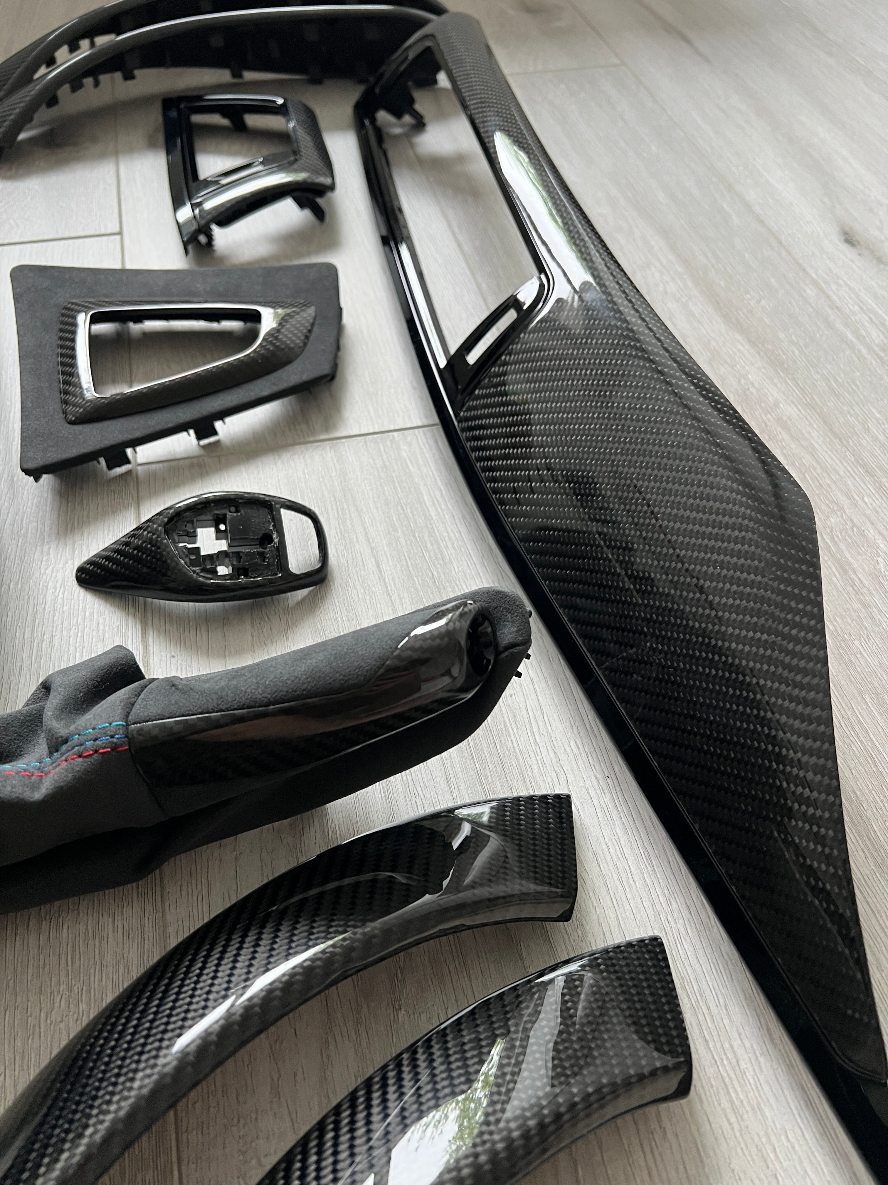 BMW F30 F31 F32 F36 Carbon Interieurleisten ähnlich wie M4 F82